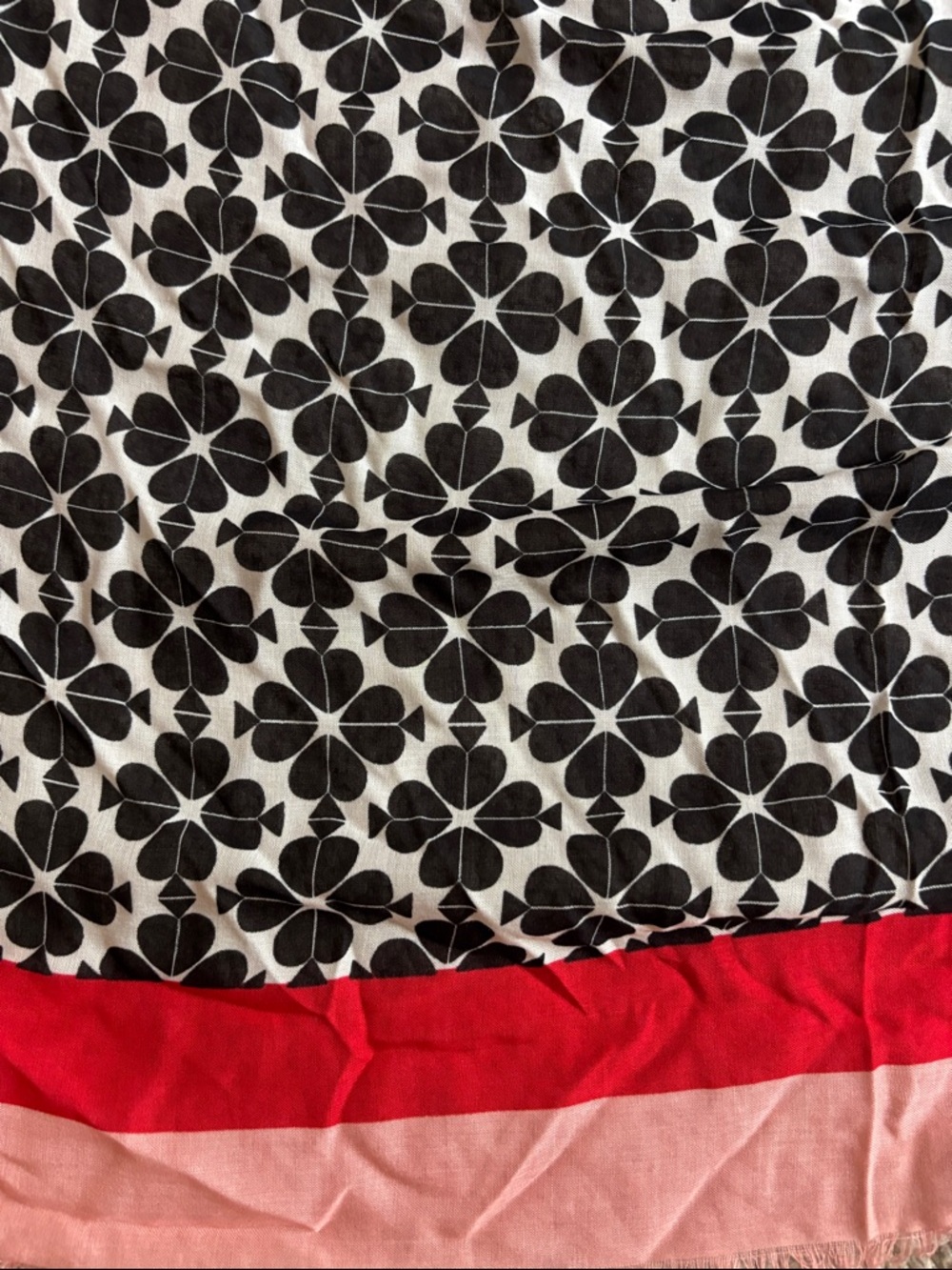 Kate Spade large Flower Cape / scarf in beautiful shades of pink - Picture 5 of 7